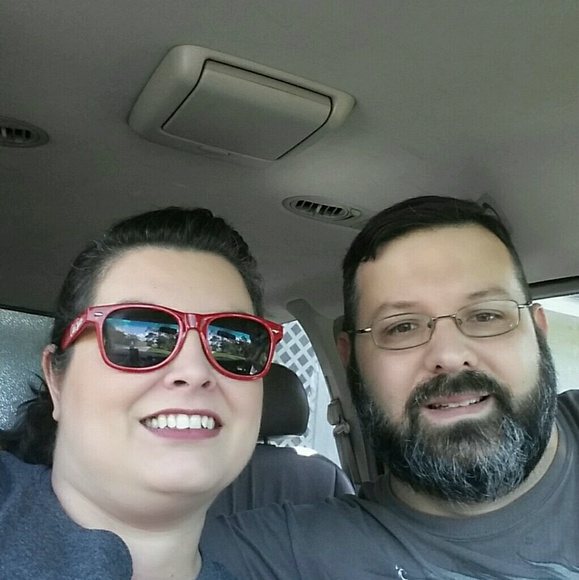 Meet your Posher, Paget - Picture 1 of 1